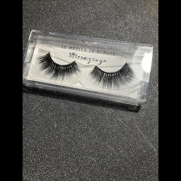 Le Metier De Beaute False Lashes New In Box BOLD ~Xtravaganza~ - Picture 2 of 2